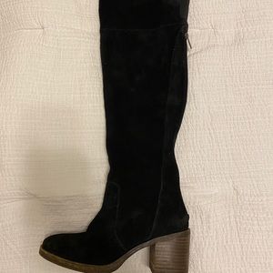 Black High Knee Boots